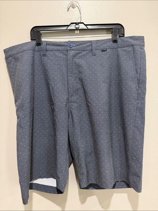 Travis Mathew Other - Travis Mathew Grey Microdot Golf Shorts with American 🇺🇸 Theme Inside Pocket